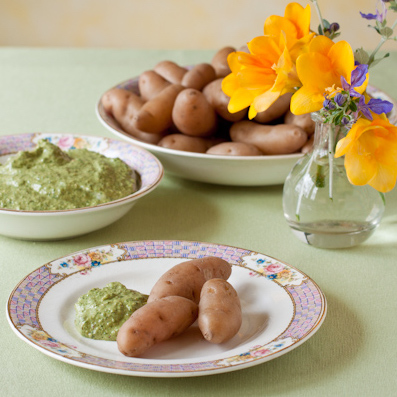 Roasted fingerling potato with pesto dipping sauce